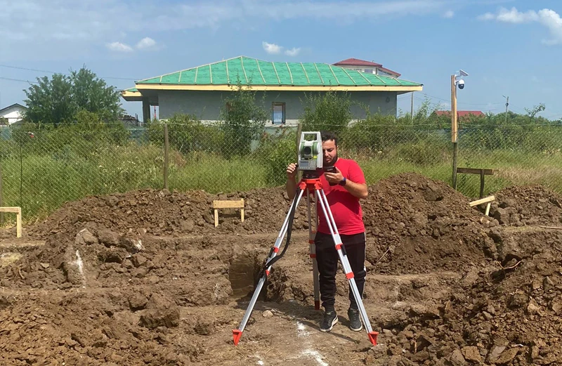 Épülettengelyek kitűzése – Románia